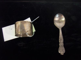 Illustration for article titled The 10 Saddest Items In Thomas "Hitman" Hearns's Police Auction